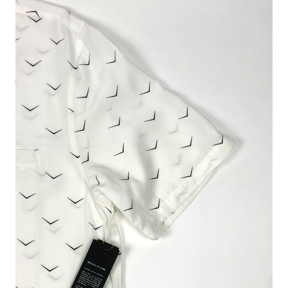 Hudson Camp Collar Printed Short Sleeve Button Up - Picture 6 of 11